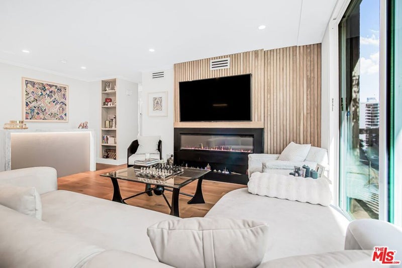 10751 Wilshire Boulevard 801