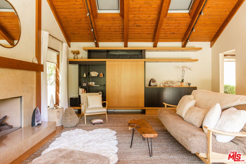 3626 Mandeville Canyon Road