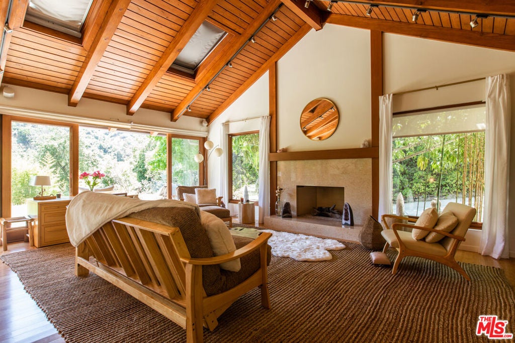 3626 Mandeville Canyon Road