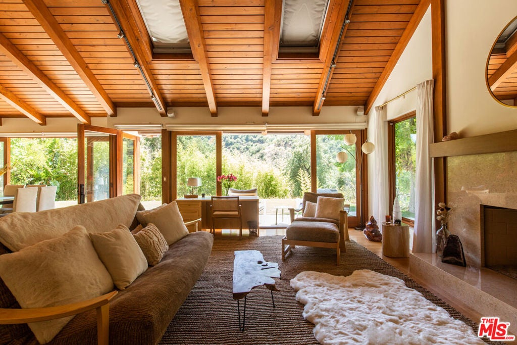 3626 Mandeville Canyon Road
