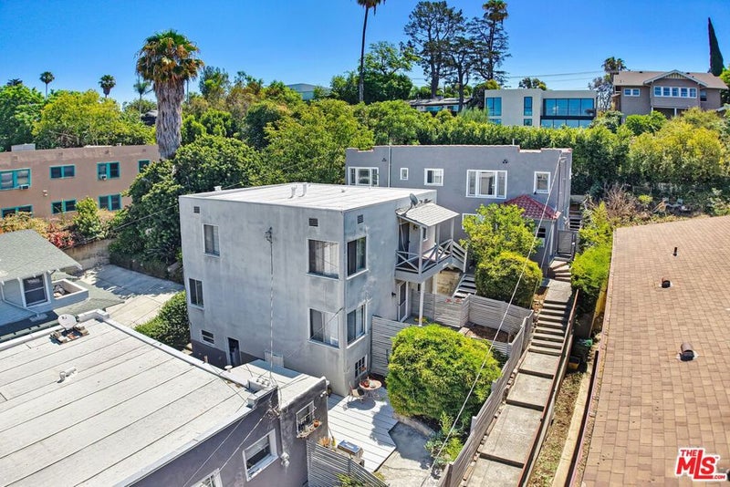 832 Hyperion Avenue