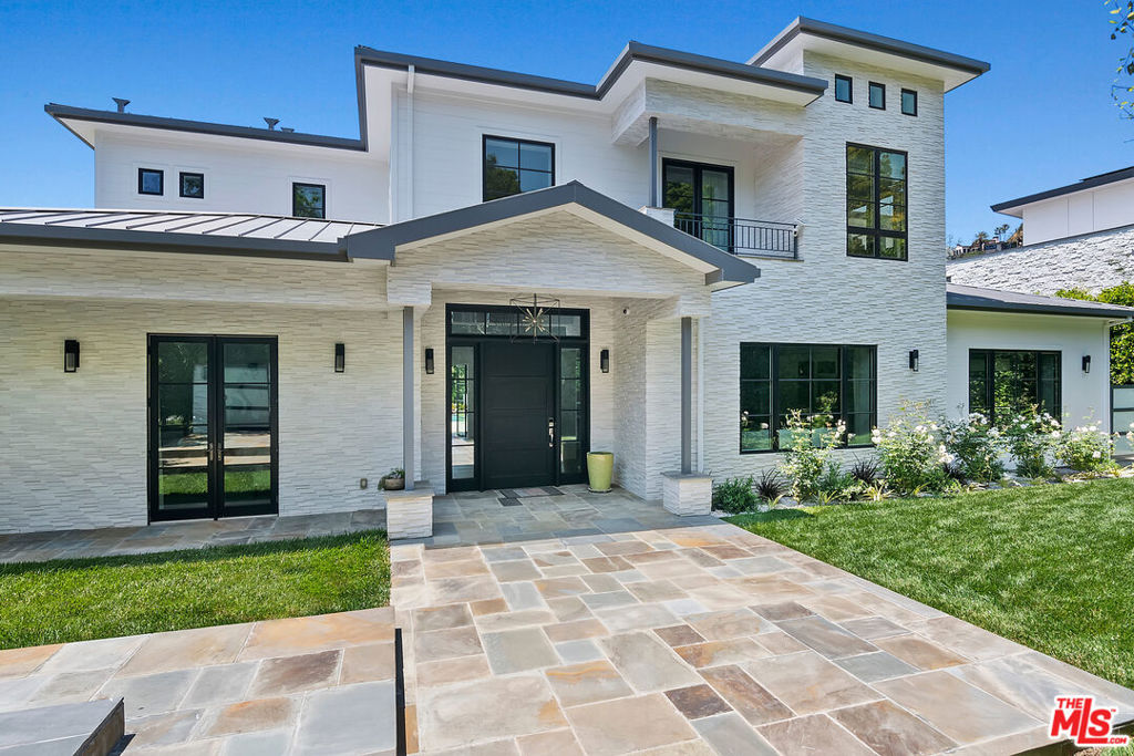 1545 Amalfi Drive