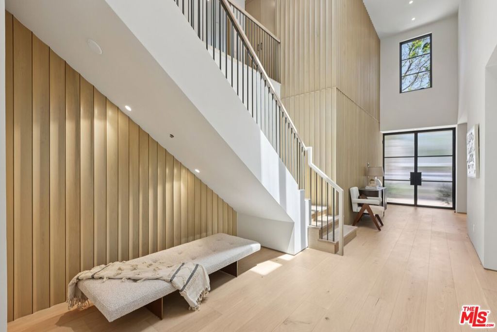 Properties 2 4113 Woodman Avenue