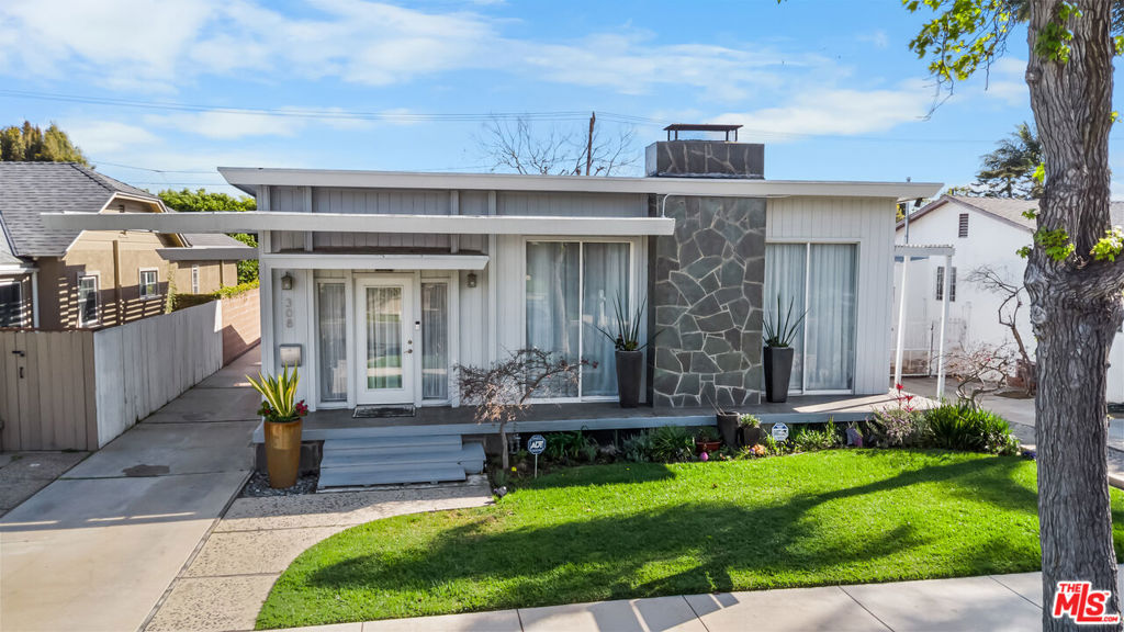 308 W Ellis Avenue