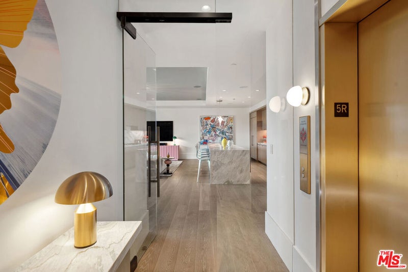 8420 W Sunset Boulevard 504