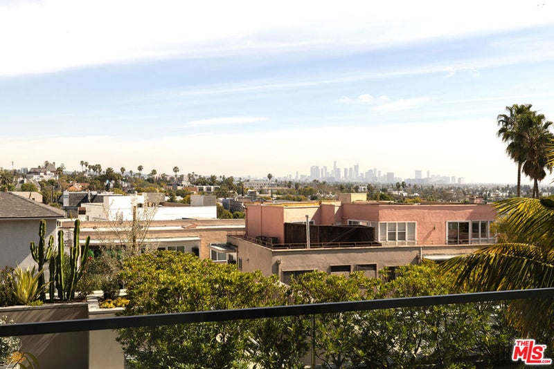 8420 W Sunset Boulevard 504