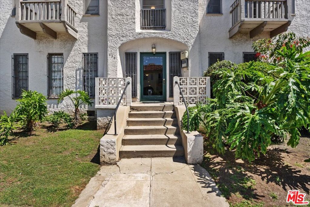 630 S Cochran Avenue