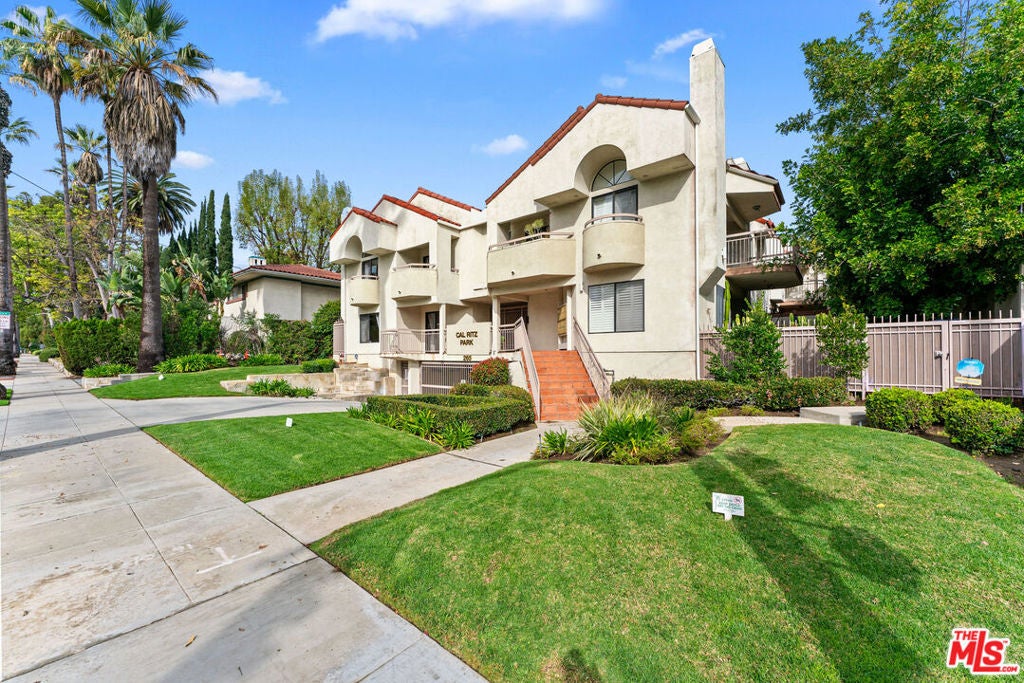 265 W California Boulevard 1