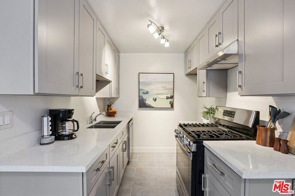 2251 Crenshaw Boulevard