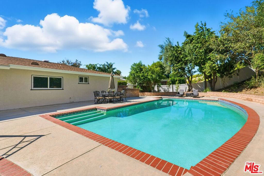 9446 Mclennan Avenue