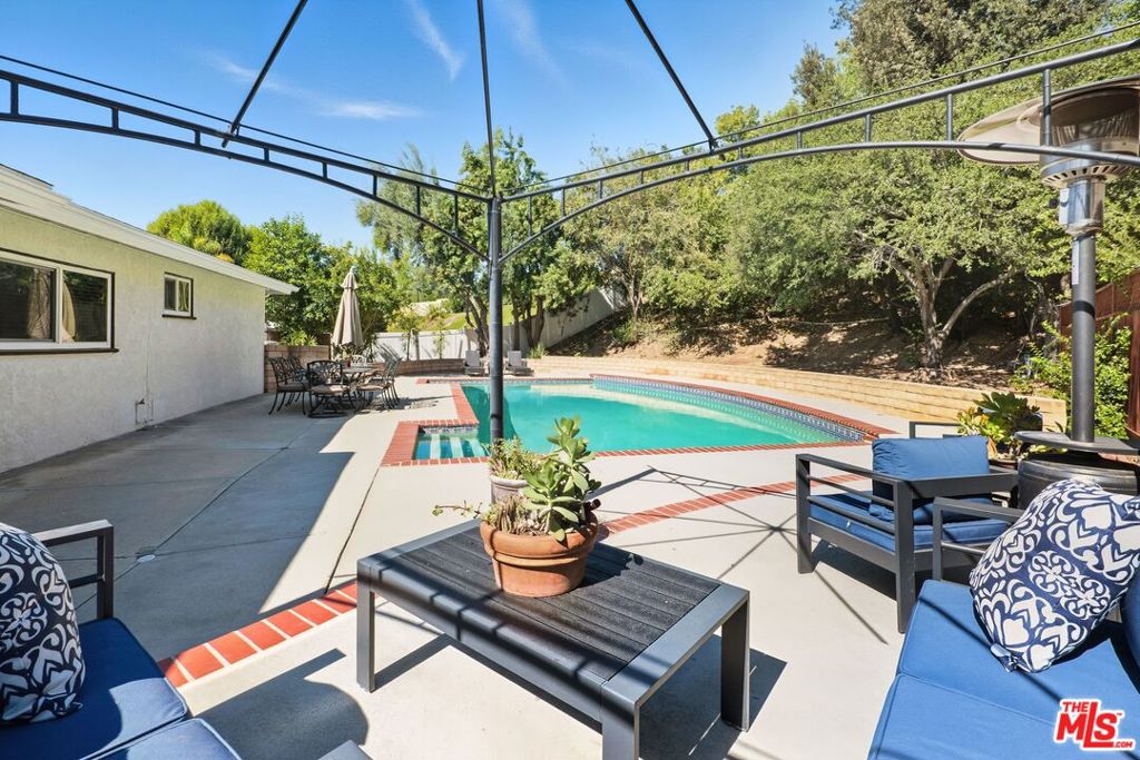 9446 Mclennan Avenue