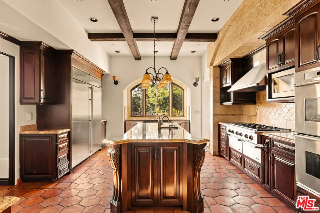 Encino, California 91316, United States, 5 Bedrooms Bedrooms, ,6 BathroomsBathrooms,Residential,Active,182649