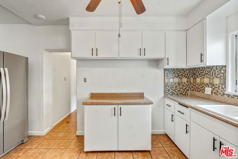 1215 W 59th Street