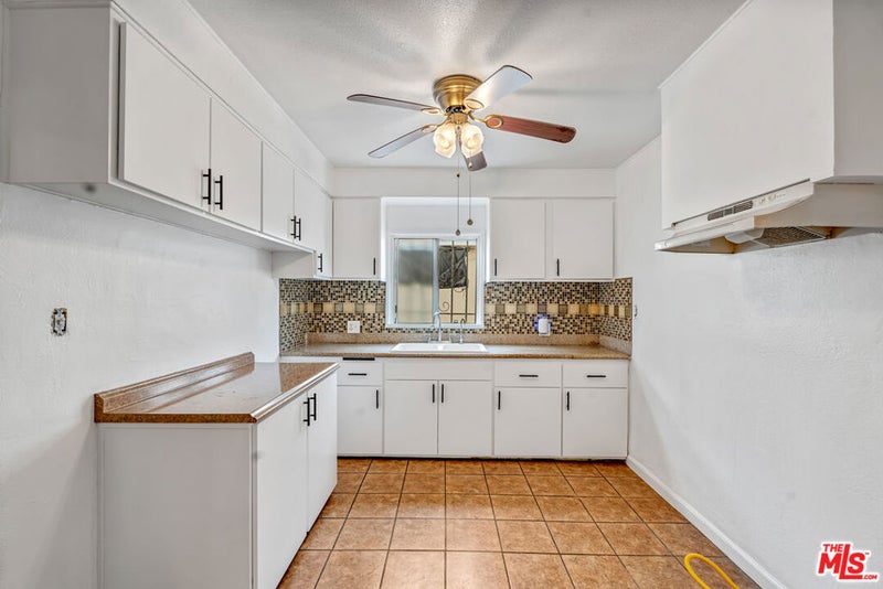 1215 W 59th Street