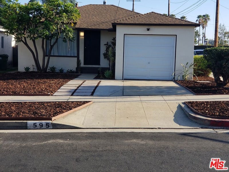 595 W Macarthur Avenue