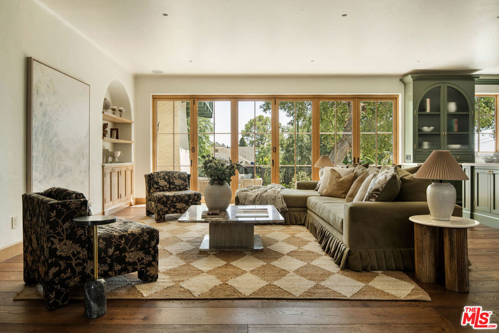 Properties 4 2110 Hill Drive