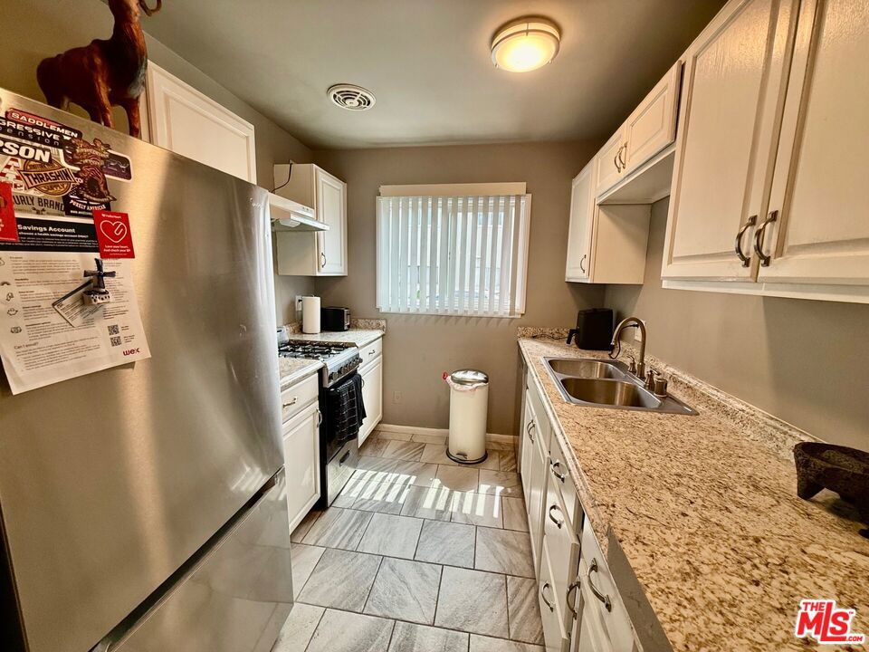 7141 Coldwater Canyon Avenue 5