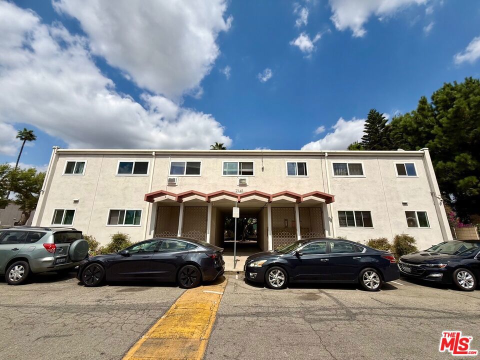 7141 Coldwater Canyon Avenue 5