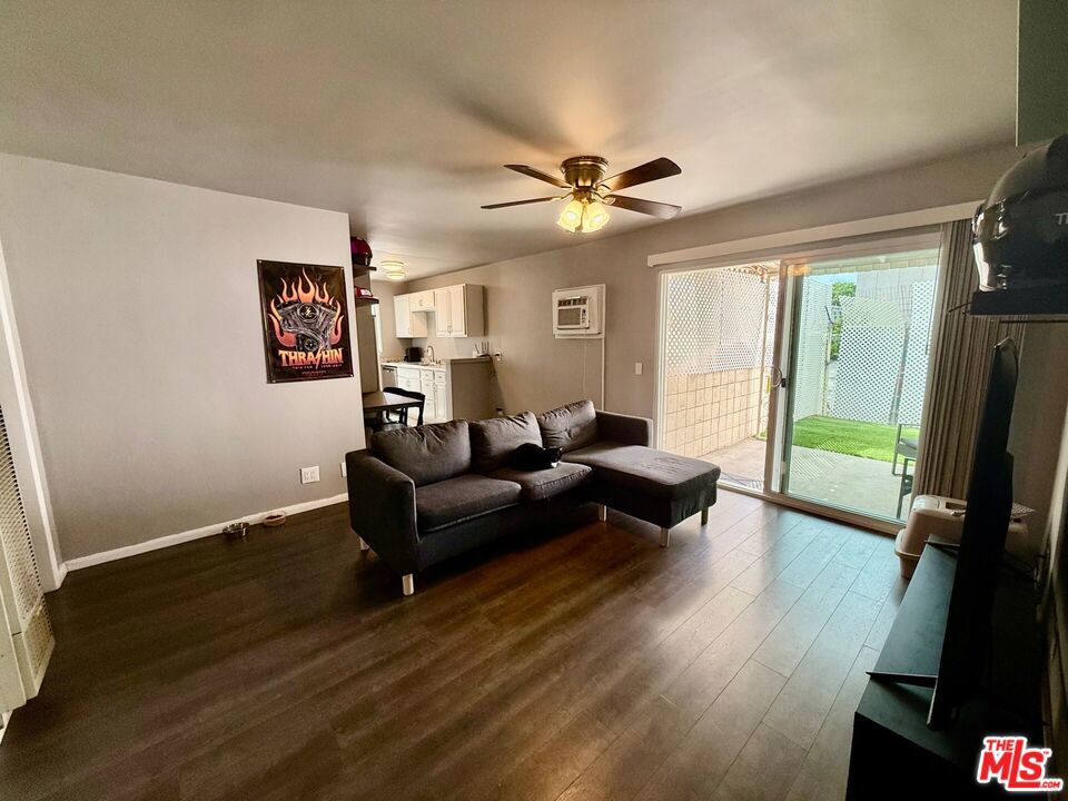 7141 Coldwater Canyon Avenue 5