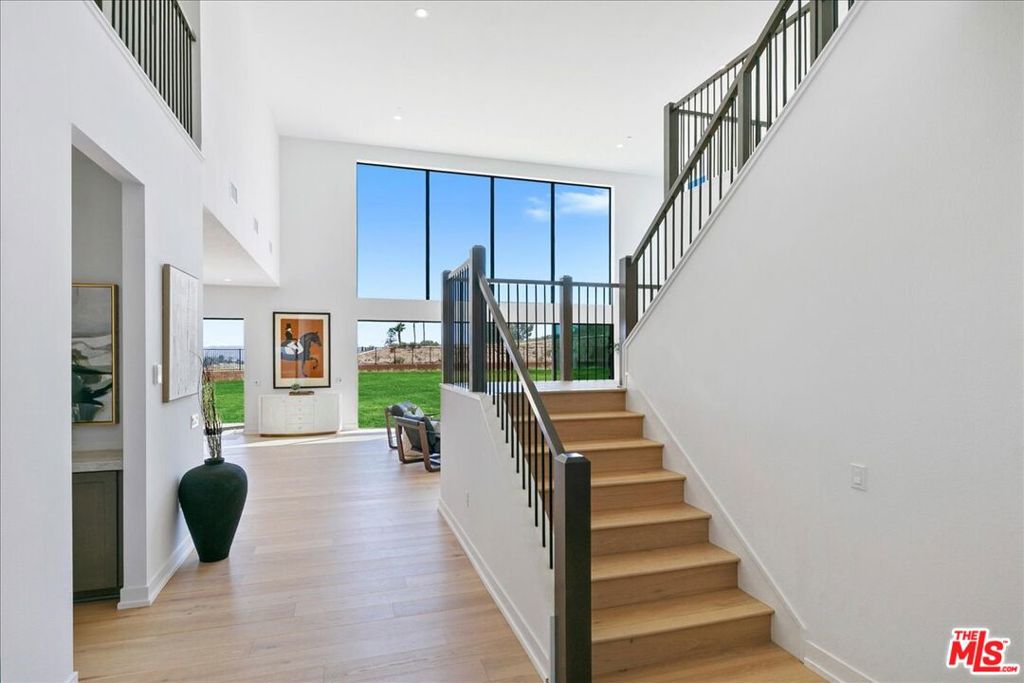 22810 Seaqua Circle