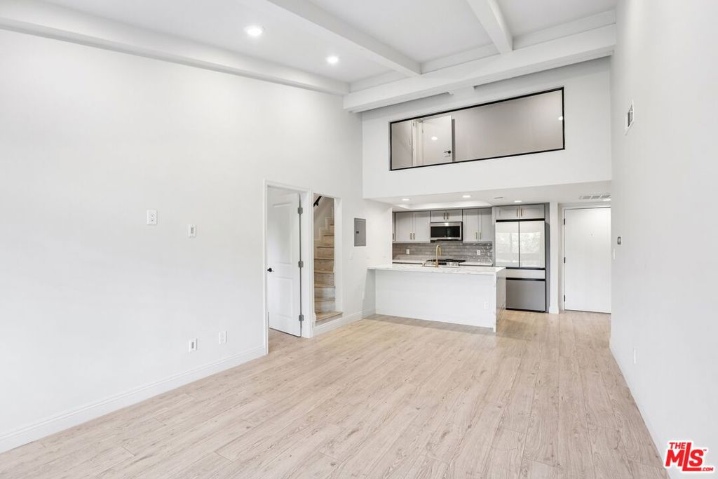 2700 Cahuenga Boulevard E 4313