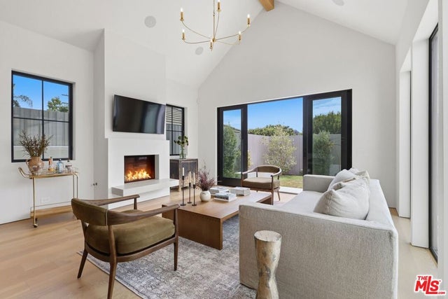 7841 Stewart Avenue, Los Angeles