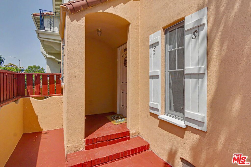 840 S Orange Grove Avenue