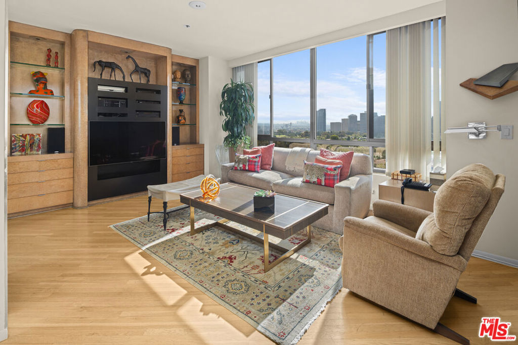 10430 Wilshire Boulevard 1005