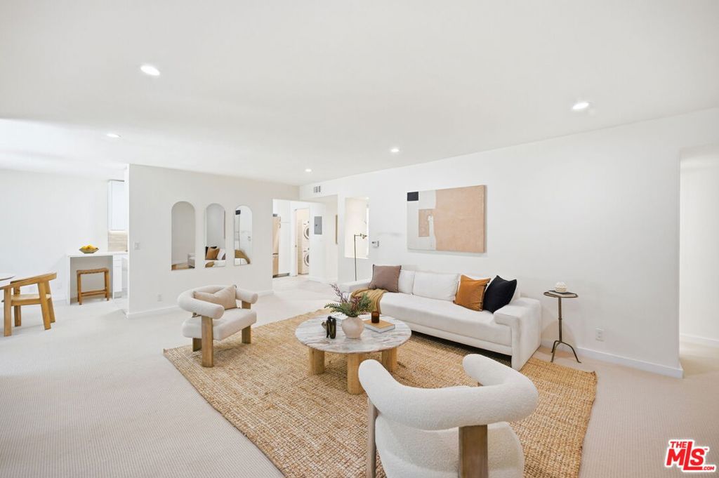 516 San Vicente Boulevard 206