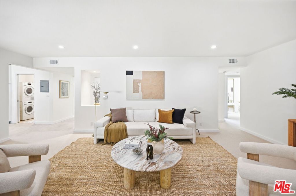 516 San Vicente Boulevard 206