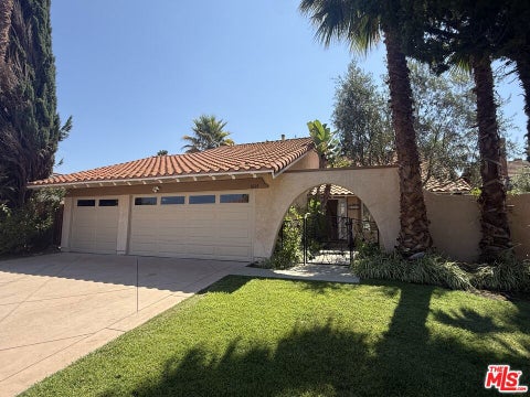 Photo of 6324 Aquarius Avenue, Agoura Hills, CA 91301 (MLS # 26852613)