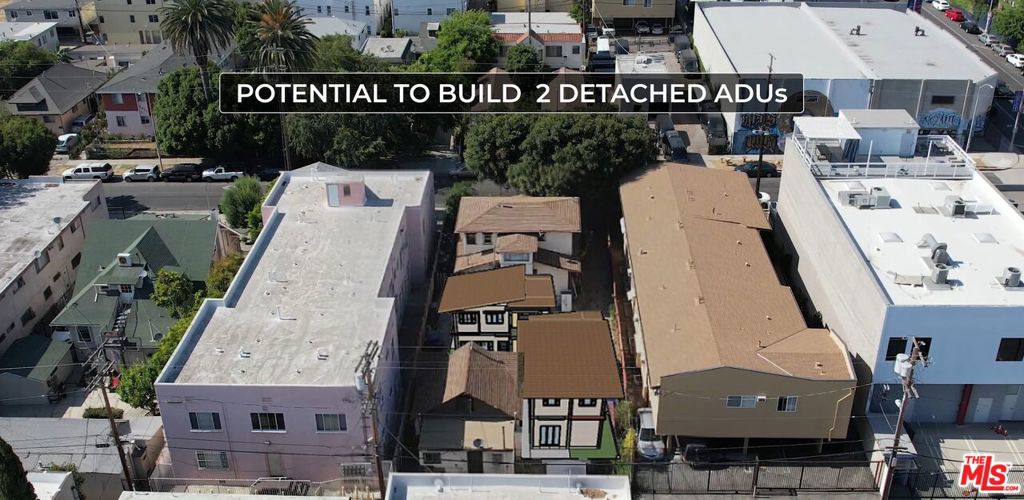 5816 Willoughby Avenue