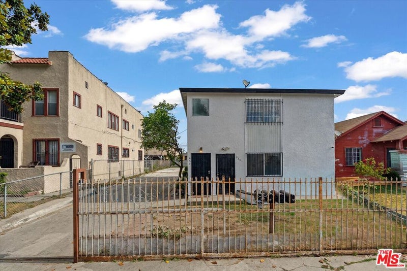 633 W 75th Street
