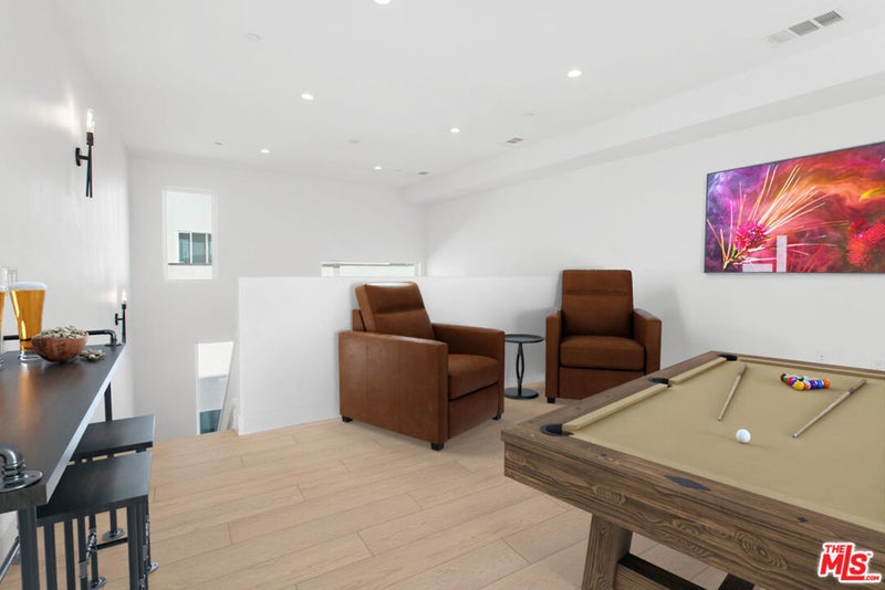 11220 Victory Boulevard 3