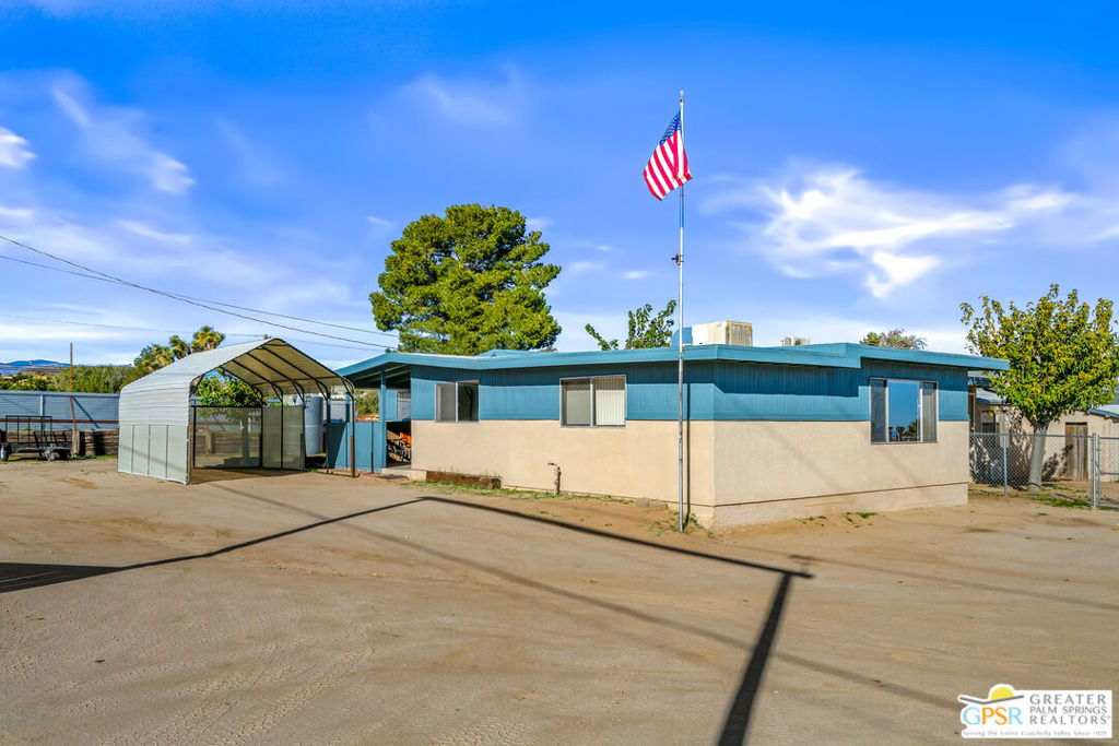 57158 Hillcrest Drive