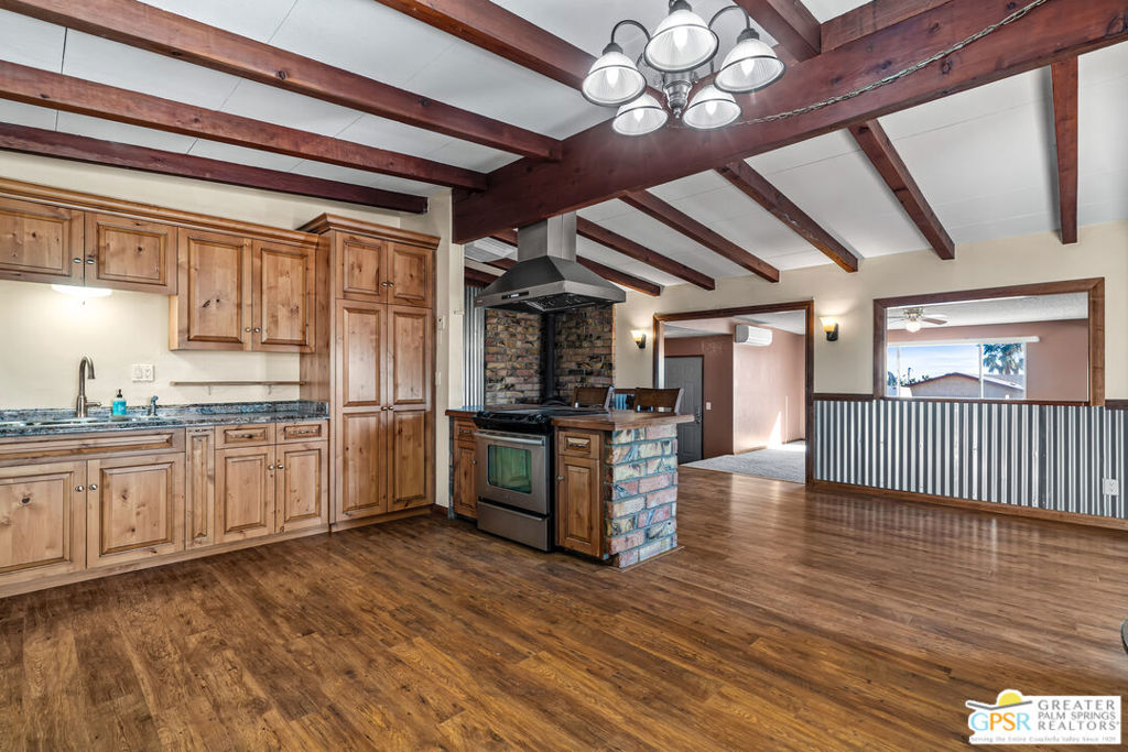 57158 Hillcrest Drive