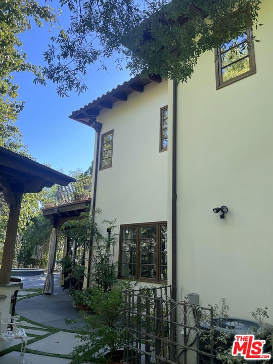 3057 N Beverly Glen Circle