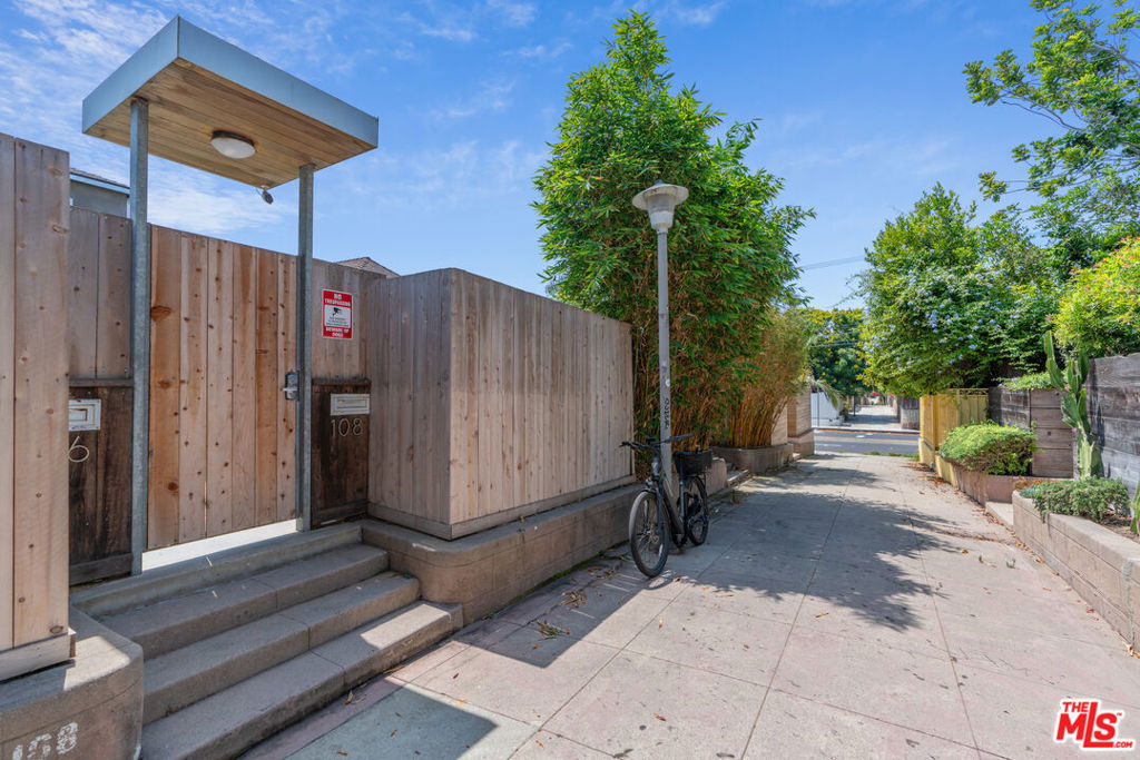 106 Paloma Avenue
