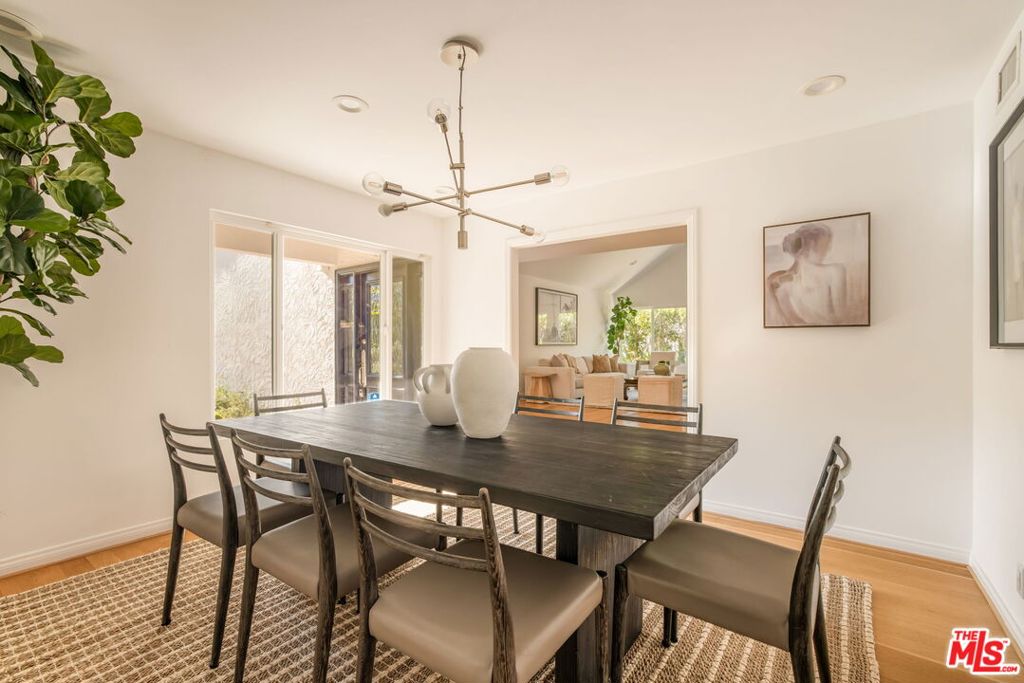 1424 Avenida De Cortez