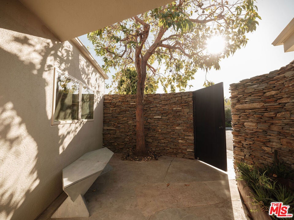 2400 Crest View Drive