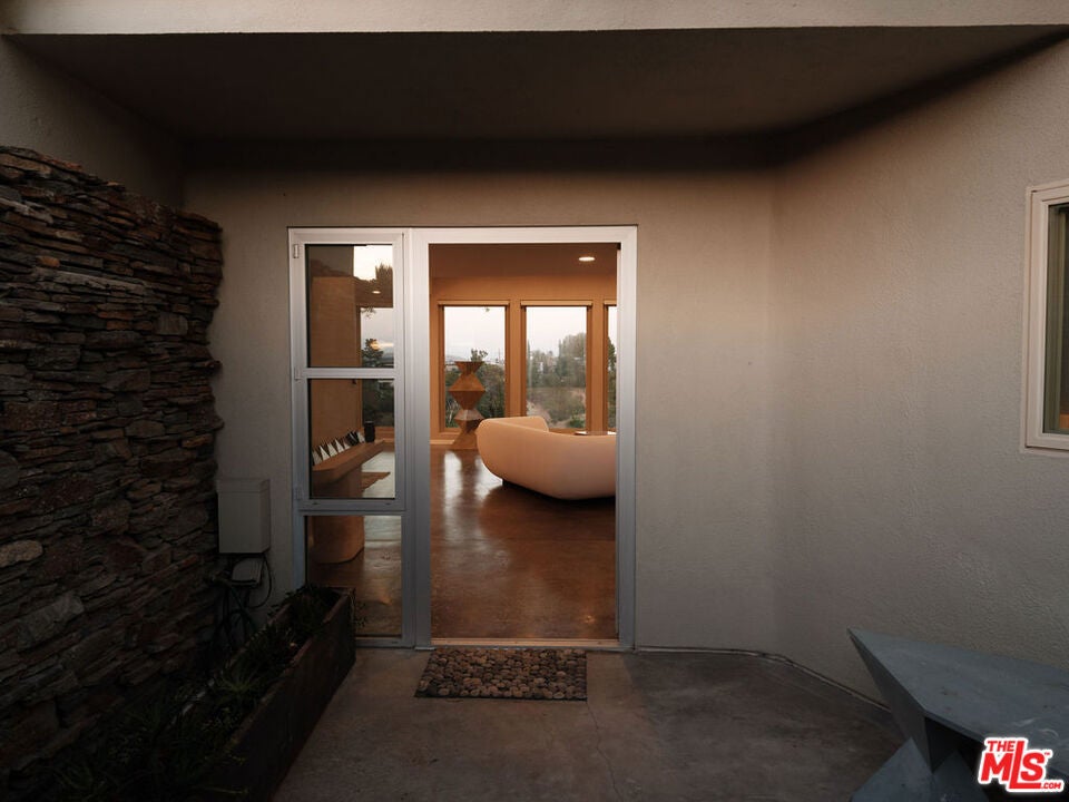 2400 Crest View Drive