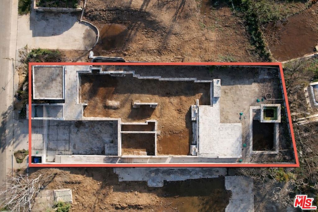 327 N Grenola Street
