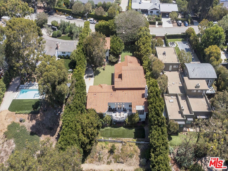 6805 Wildlife Road