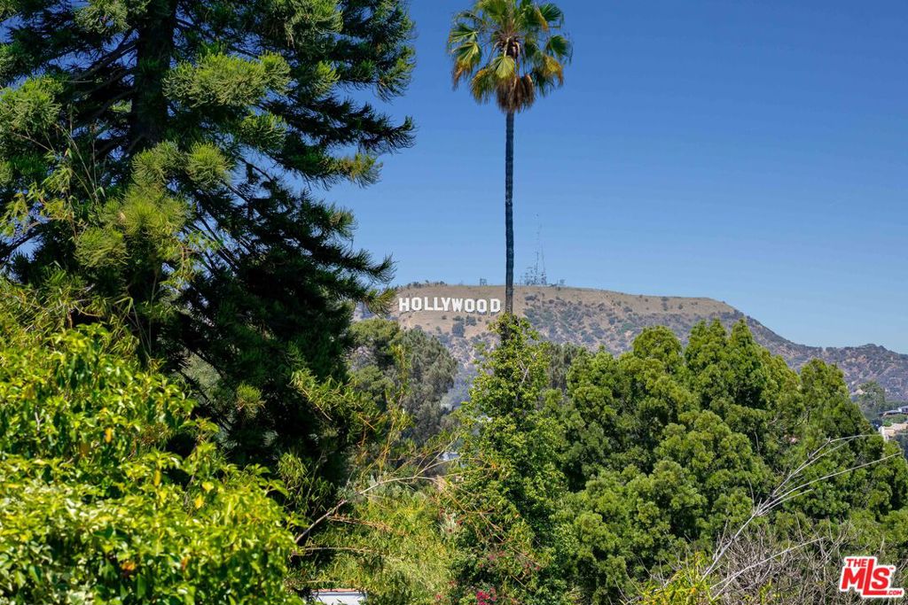 2528 Dearborn Drive