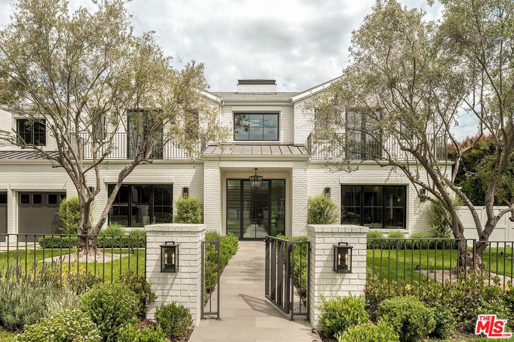 1072 Amalfi Drive