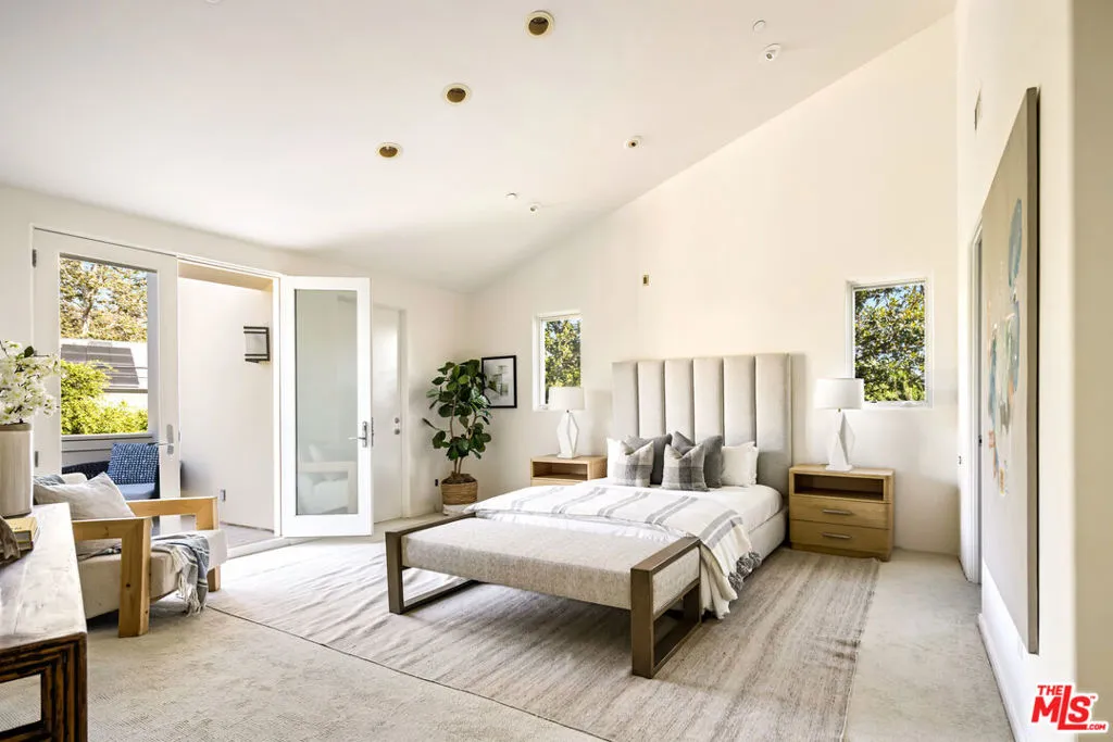 Los Angeles, California 90049, United States, 5 Bedrooms Bedrooms, ,6 BathroomsBathrooms,Residential,Active,225038