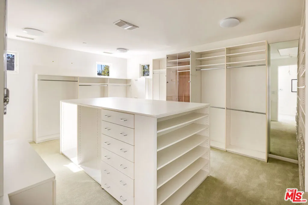 Los Angeles, California 90049, United States, 5 Bedrooms Bedrooms, ,6 BathroomsBathrooms,Residential,Active,225038