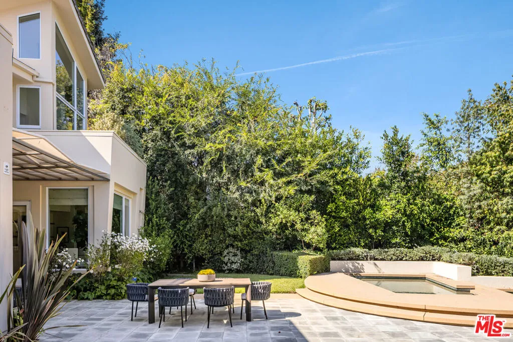 Los Angeles, California 90049, United States, 5 Bedrooms Bedrooms, ,6 BathroomsBathrooms,Residential,Active,225038