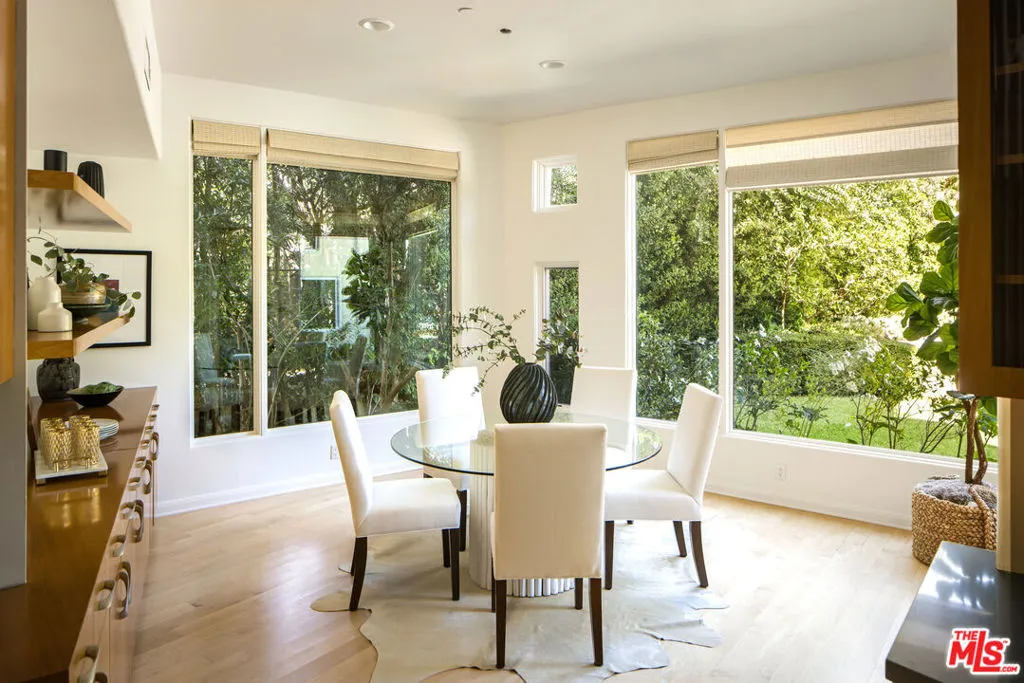 Los Angeles, California 90049, United States, 5 Bedrooms Bedrooms, ,6 BathroomsBathrooms,Residential,Active,225038