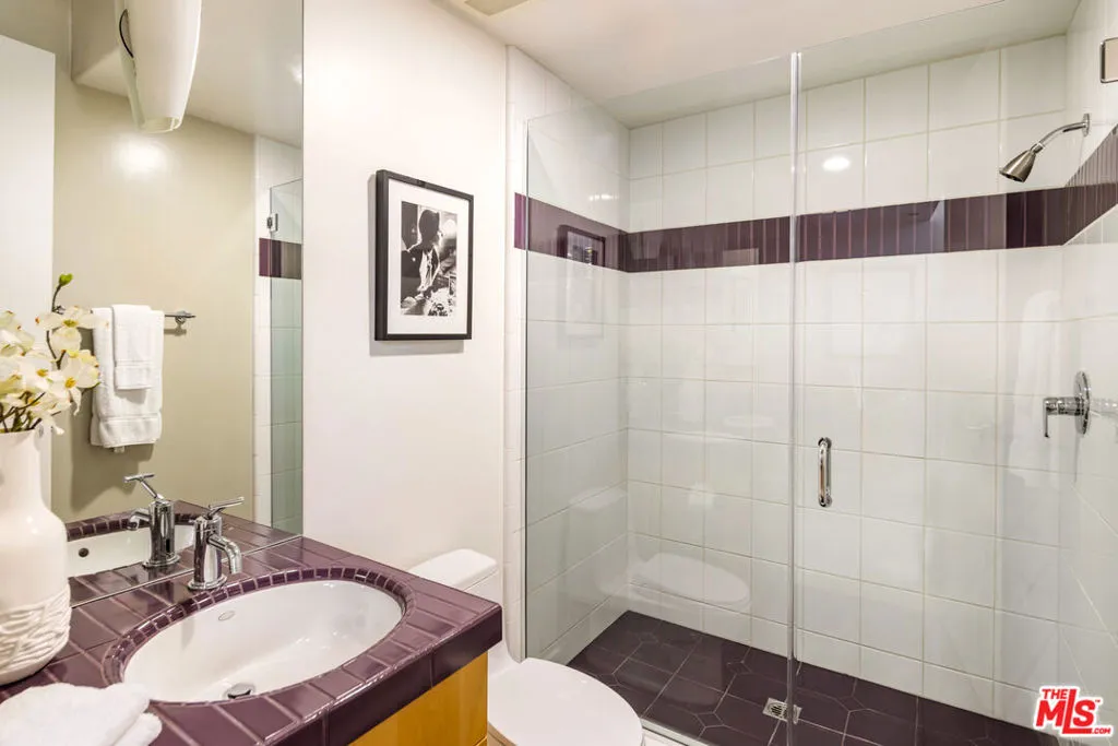 Los Angeles, California 90049, United States, 5 Bedrooms Bedrooms, ,6 BathroomsBathrooms,Residential,Active,225038